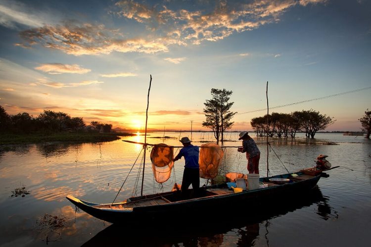 villaggio-di-pescatori-Vietnam-Cambogia-isola