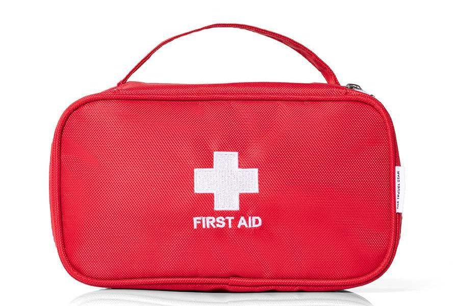 consigli per la sicurezza in viaggio kit di pronto soccorso