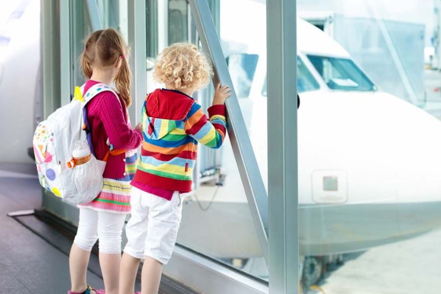 Usa accessori da viaggio adatti ai bambini