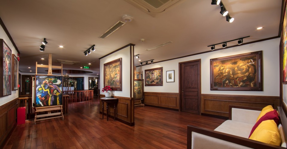 Heritage Cruises Binh Chuan nell'arcipelago di Cat Ba