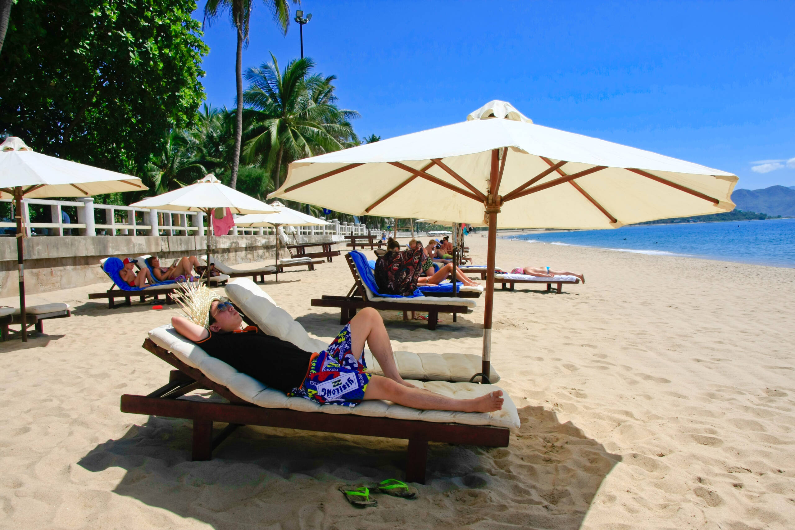 Rilassarsi al sole sulle spiagge di Nha Trang - itinerario vietnam 15 giorni