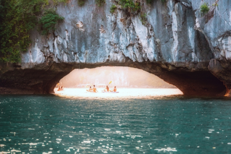HALONG – HANOI –  HUE [Guida/Co/P]